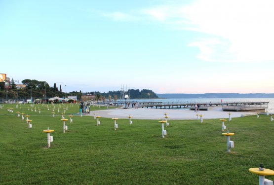 Na pomoč! Na pomoč! Pes na plaži!