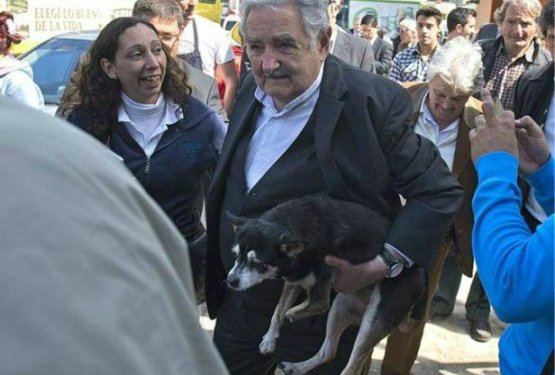 FOTO: Poseben predsedni&scaron;ki pes in najrevnej&scaron;i predsednik na svetu